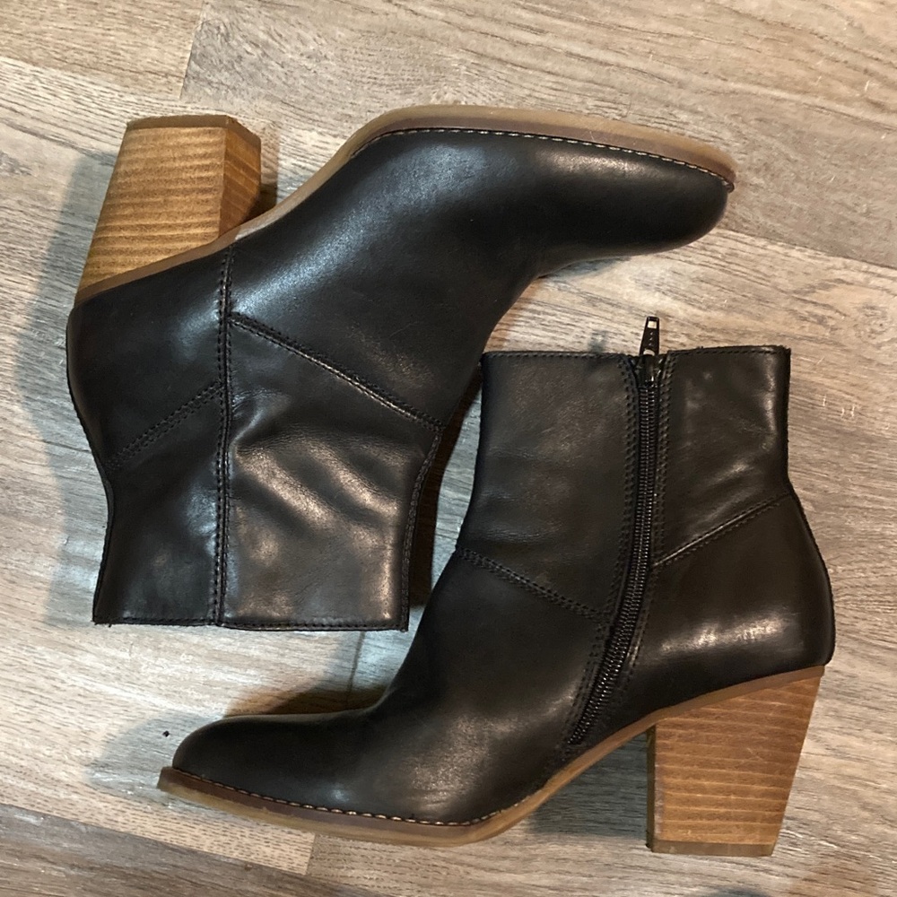 House of Harlow 1960 Lilly Black Leather Ankle Booties - Picture 5 of 8